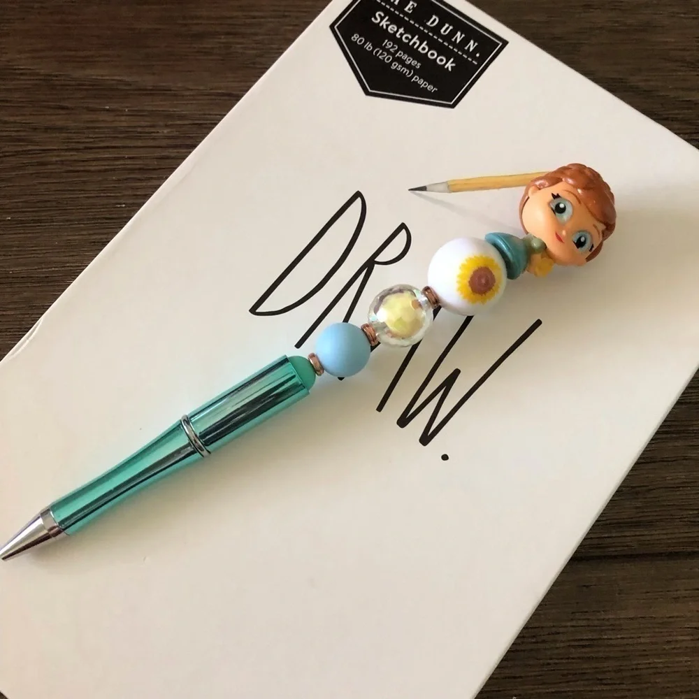 Disney Doorables: Frozen: Princess Anna's Birthday handmade beaded pen